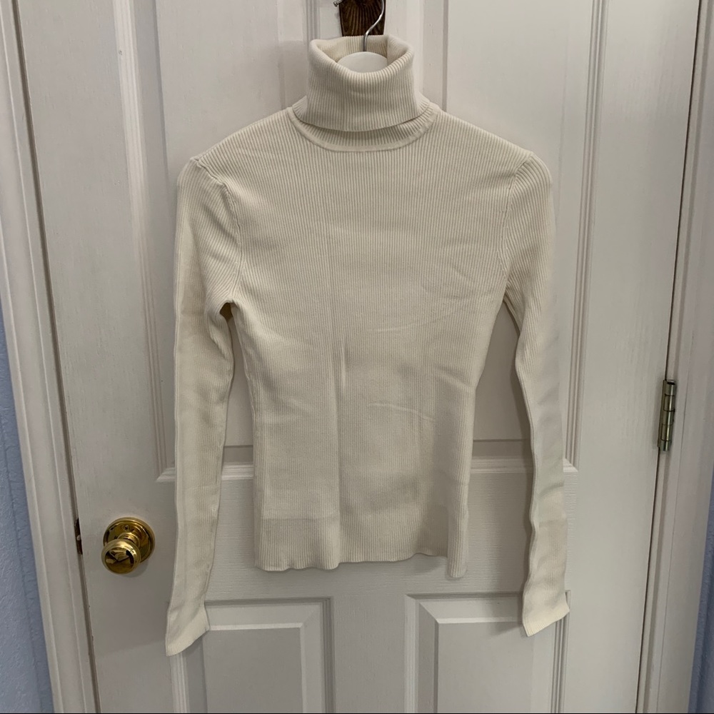 Aqua Silk Ribbed CreamTurtleneck Size M